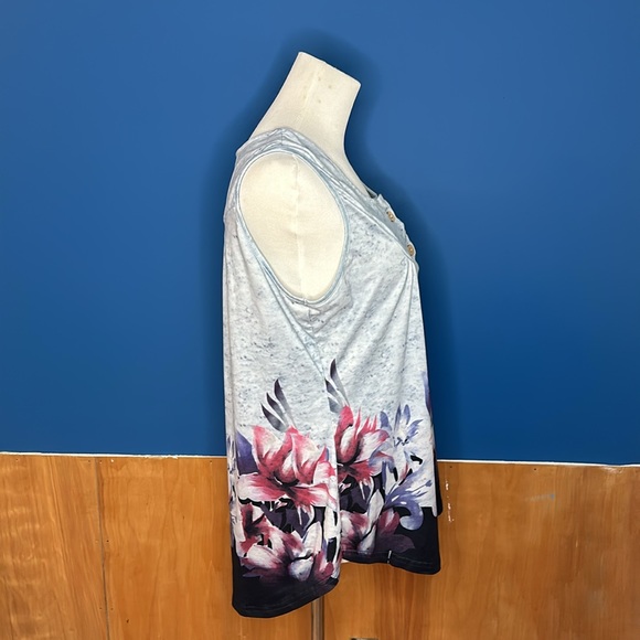 Cute tank top - Picture 4 of 8